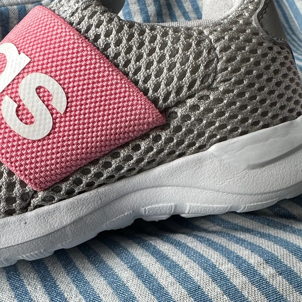 New Without‎ Tags Adidas Kids Sneakers in Gray Pink Slip On Lightweight Size 8K